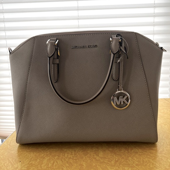 Michael Kors LG TZ Leather Satchel in Pearl Grey - Picture 1 of 12